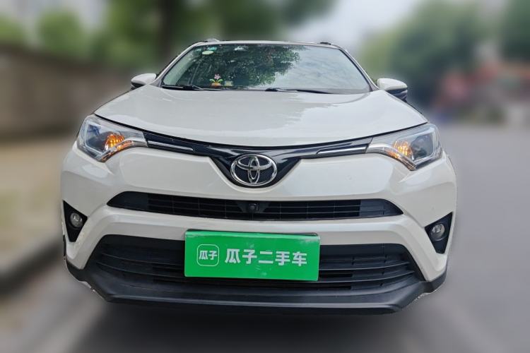 Used Toyota RAV4 2016 2.0L CVT Two-Wheel Drive Fashion Edition China V Standard Front