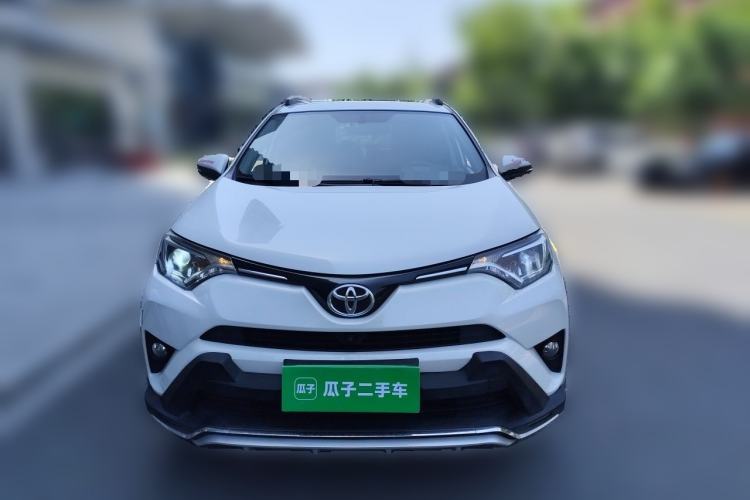 Used Toyota RAV4 2016 2.0L CVT Two-Wheel Drive Fashion Edition China V Standard Front