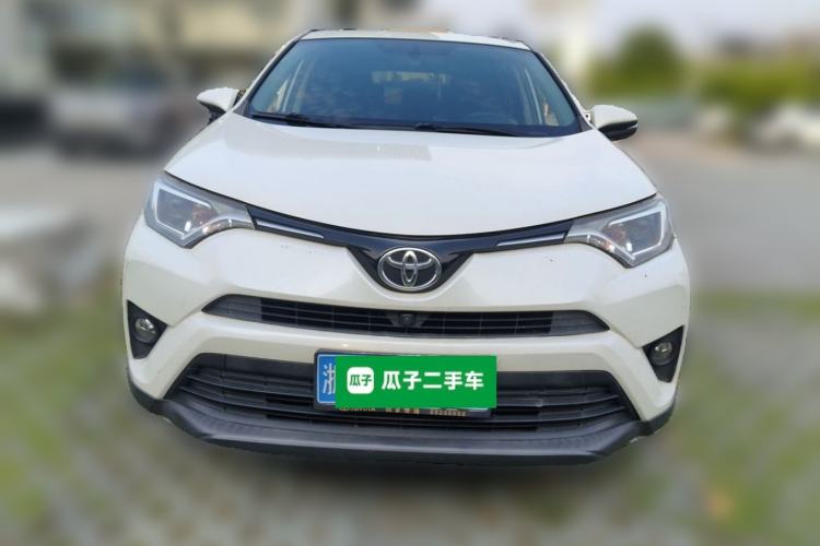 Used Toyota RAV4 2016 2.0L CVT Two-Wheel Drive Fashion Edition China V Standard Front