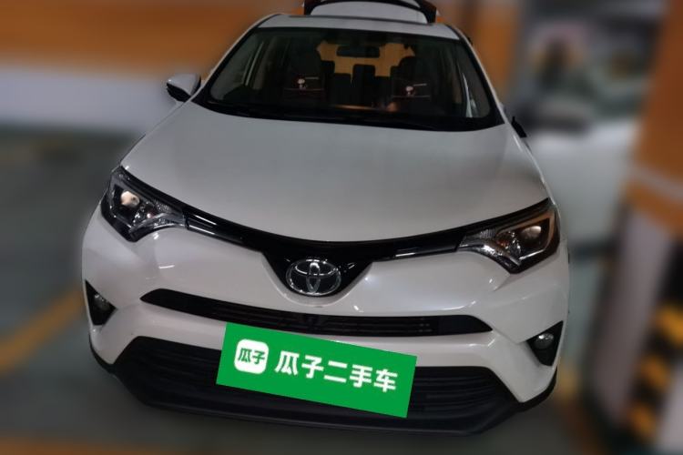 Used Toyota RAV4 2016 2.0L CVT Two-Wheel Drive Fashion Edition China V Standard Front