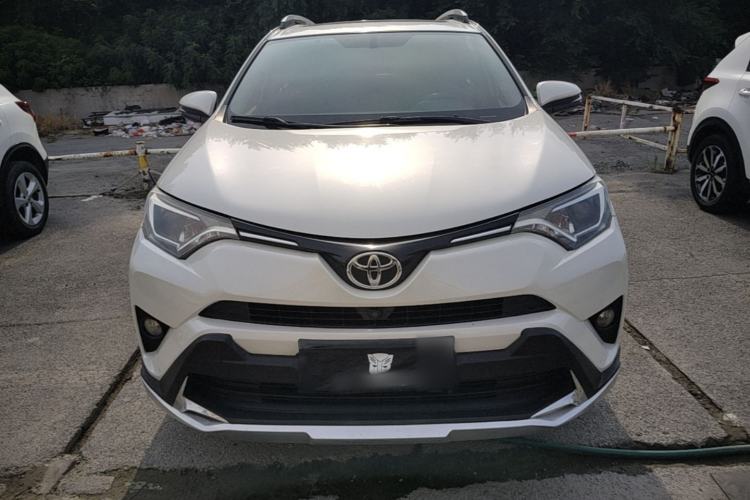 Used Toyota RAV4 2016 2.0L CVT Two-Wheel Drive Fashion Edition China V Standard Front