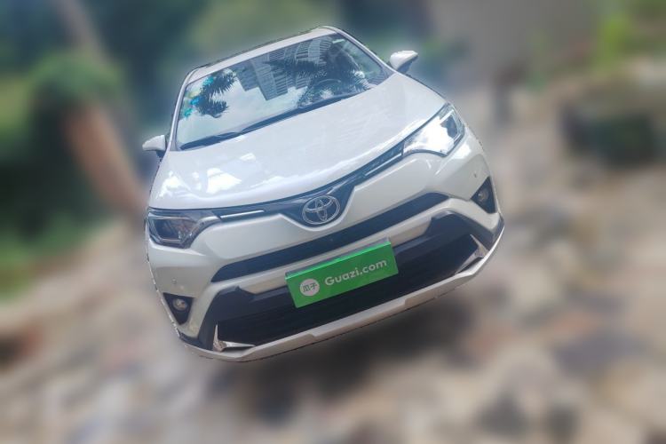 Used Toyota RAV4 2016 2.0L CVT Two-Wheel Drive Fashion Edition China V Standard Front