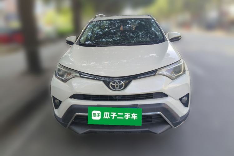 Used Toyota RAV4 2016 2.0L CVT Two-Wheel Drive Fashion Edition China V Standard Front