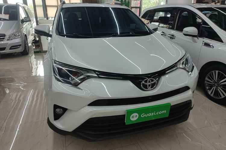 Used Toyota RAV4 2016 2.0L CVT Two-Wheel Drive Fashion Edition China V Standard Front