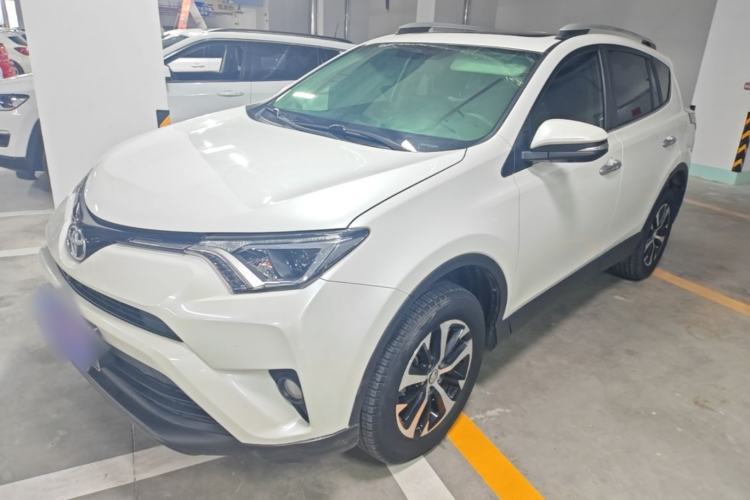 Used Toyota RAV4 2016 2.0L CVT Two-Wheel Drive Fashion Edition China V Standard Guazi used car, China used car export, Used car for sale, Used Toyota cars, Cheapest cars for sale