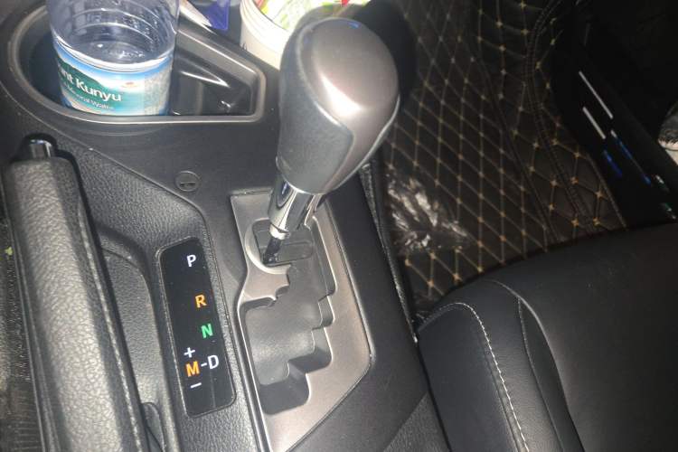 Used Toyota RAV4 2016 2.0L CVT 4x4 New Edition China V Standard Gear Lever