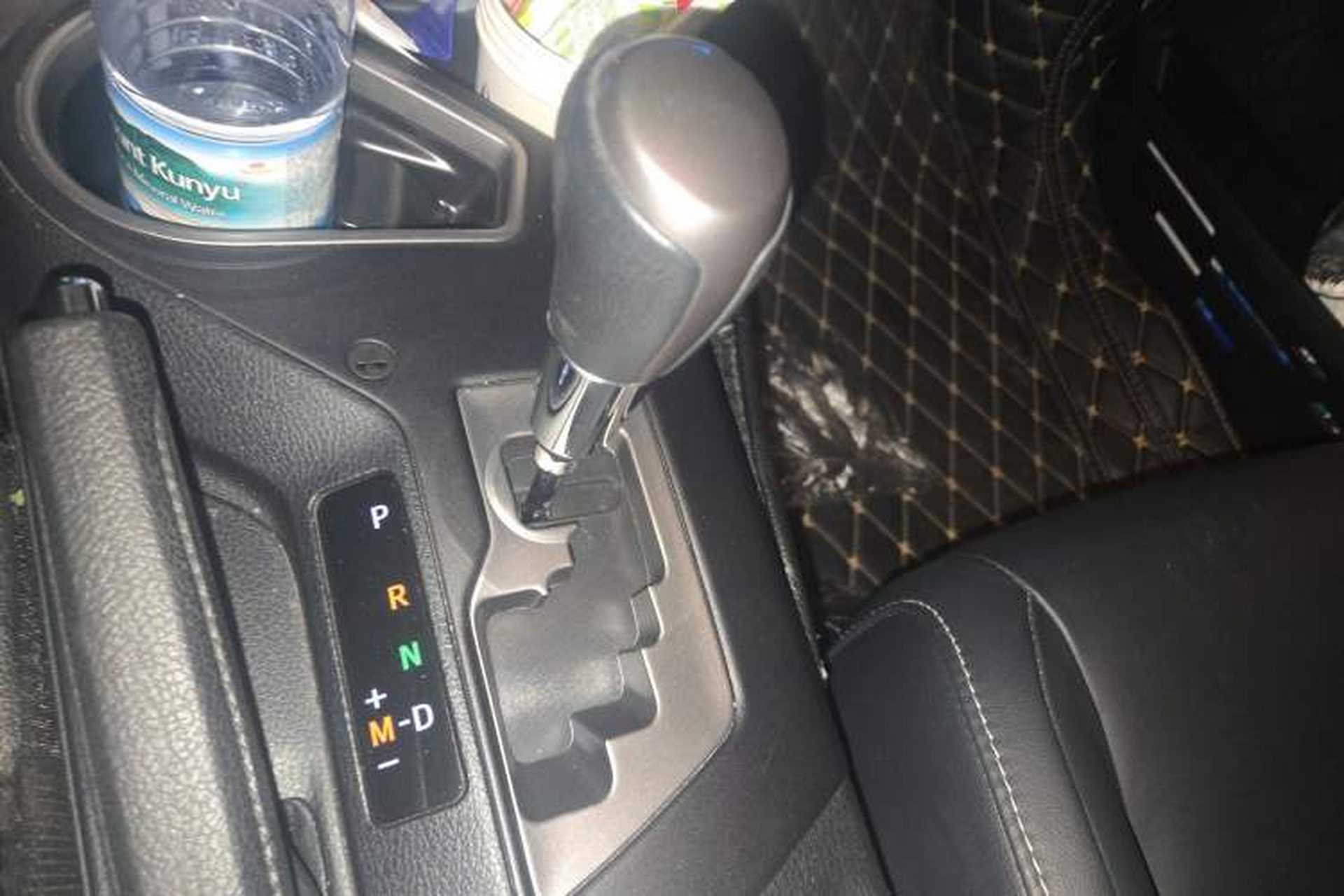 Used Toyota RAV4 2016 2.0L CVT 4x4 New Edition China V Standard Gear Lever