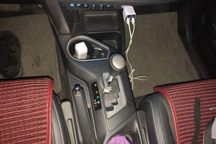 Used Toyota RAV4 2016 2.0L CVT 4x4 New Edition China V Standard Gear Lever