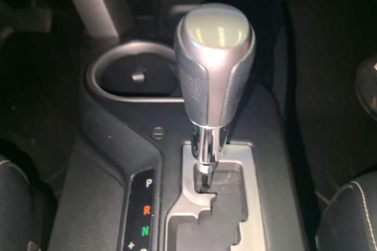 Used Toyota RAV4 2016 2.5L Automatic 4x4 Elite Edition Gear Lever