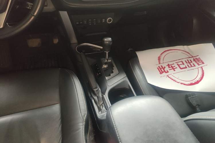 Used Toyota RAV4 2016 2.0L CVT 4x4 New Edition China V Standard Gear Lever