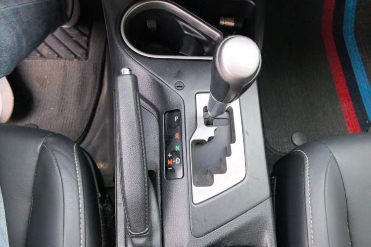 Used Toyota RAV4 2016 2.0L CVT 4x4 New Edition China V Standard Gear Lever