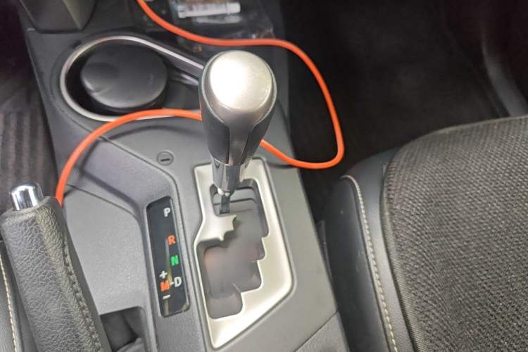 Used Toyota RAV4 2016 2.0L CVT Two-Wheel Drive Smart Edition China V Standard Gear Lever