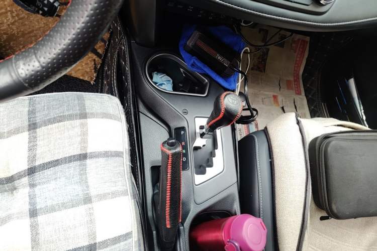 Used Toyota RAV4 2016 2.5L Automatic 4x4 Elite Edition Gear Lever