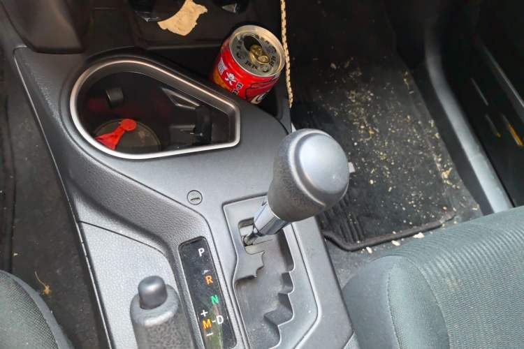 Used Toyota RAV4 2016 2.0L CVT Two-Wheel Drive Comfort Edition China V Standard Gear Lever