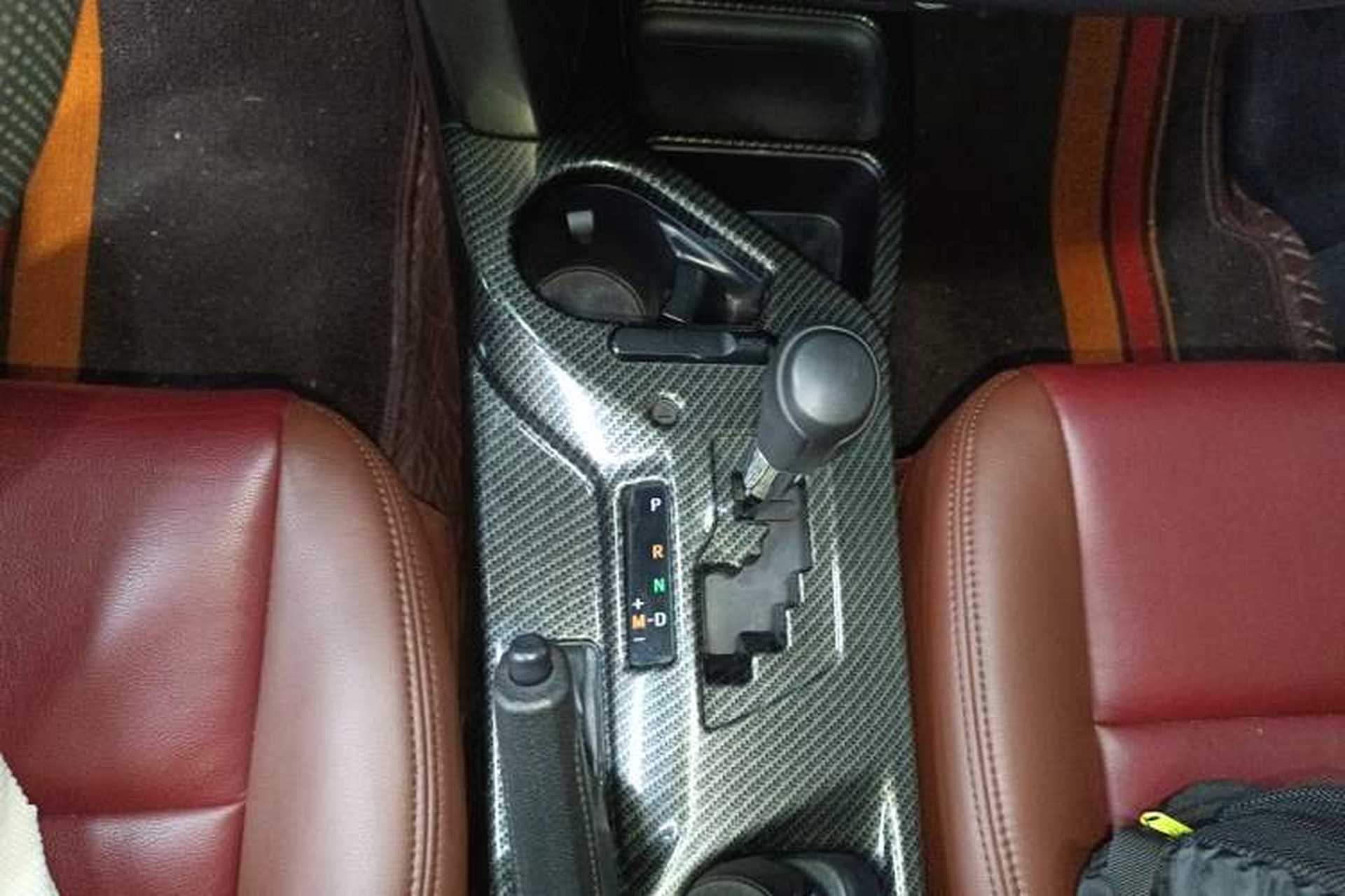 Used Toyota RAV4 2016 2.0L CVT Two-Wheel Drive Fashion Edition China V Standard Gear Lever
