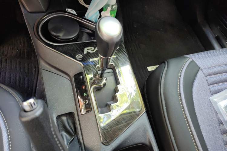 Used Toyota RAV4 2016 2.0L CVT 4x4 New Edition China V Standard Gear Lever