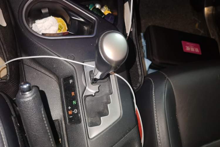 Used Toyota RAV4 2016 2.0L CVT Two-Wheel Drive Smart Edition China V Standard Gear Lever