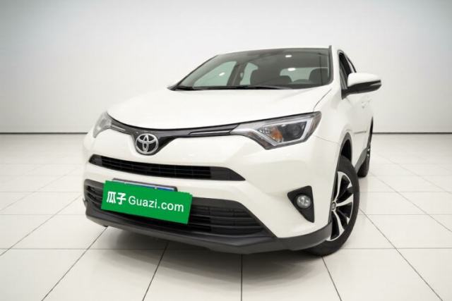 Toyota RAV4 2016 2.0L CVT Two-Wheel Drive Fashion Edition China V Standard с пробегом