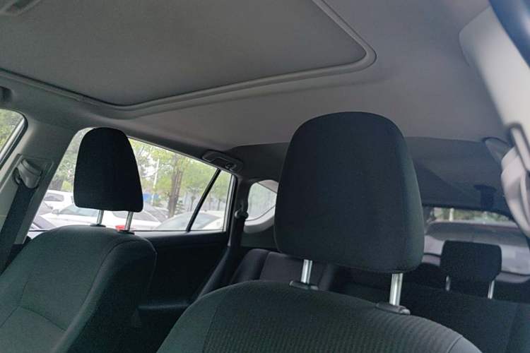 Used Toyota RAV4 2016 2.0L CVT Two-Wheel Drive Fashion Edition China V Standard Headliner