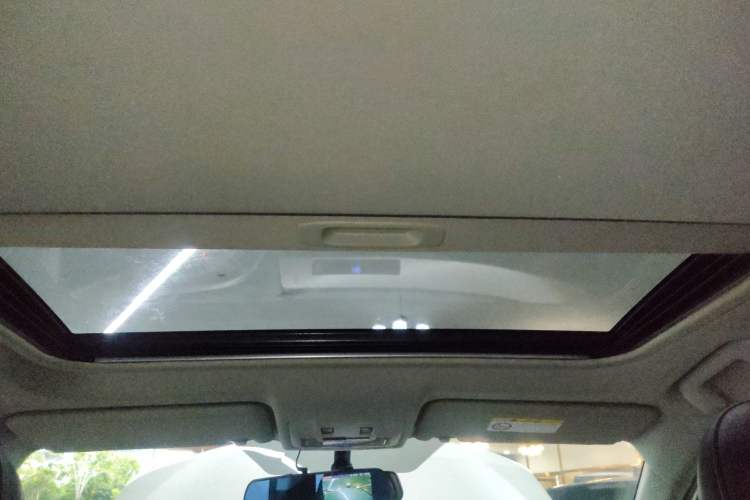 Used Toyota RAV4 2016 2.0L CVT Two-Wheel Drive Fashion Edition China V Standard Headliner