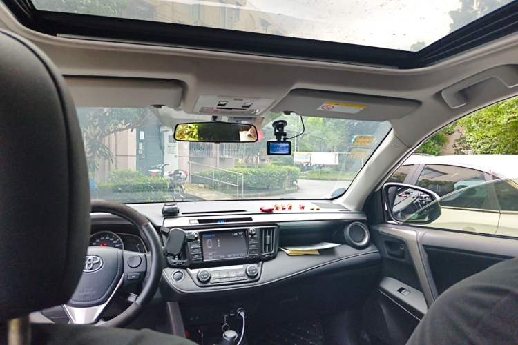 Used Toyota RAV4 2016 2.0L CVT Two-Wheel Drive Fashion Edition China V Standard Headliner