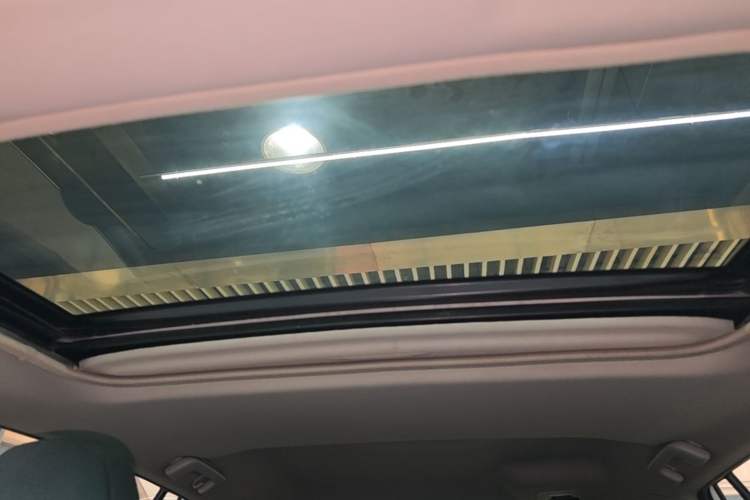 Used Toyota RAV4 2016 2.0L CVT Two-Wheel Drive Fashion Edition China V Standard Headliner
