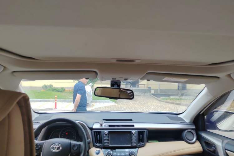 Used Toyota RAV4 2016 2.0L CVT Two-Wheel Drive Fashion Edition China V Standard Headliner