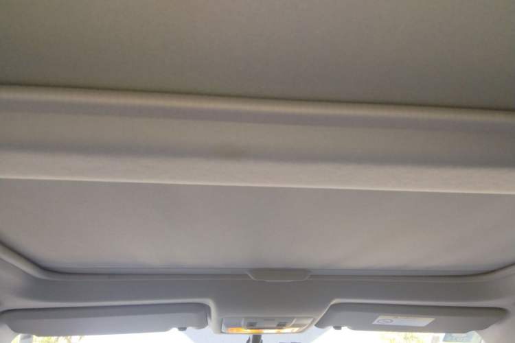 Used Toyota RAV4 2016 2.5L Automatic 4x4 Elite Edition Headliner