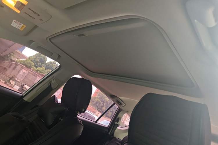 Used Toyota RAV4 2016 2.0L CVT Two-Wheel Drive Smart Edition China V Standard Headliner