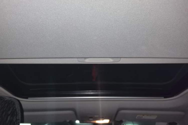 Used Toyota RAV4 2016 2.0L CVT Two-Wheel Drive Fashion Edition China V Standard Headliner