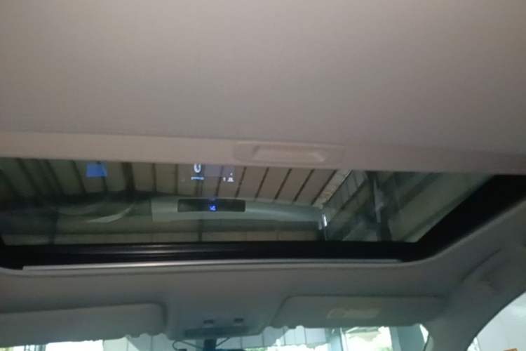 Used Toyota RAV4 2016 2.0L CVT Two-Wheel Drive Fashion Edition China V Standard Headliner
