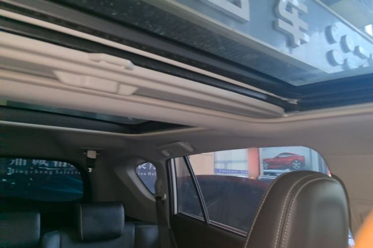 Used Toyota RAV4 2016 2.5L Automatic 4x4 Elite Edition Headliner
