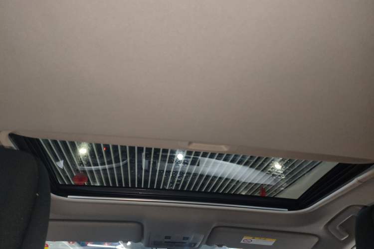 Used Toyota RAV4 2016 2.0L CVT Two-Wheel Drive Comfort Edition China V Standard Headliner