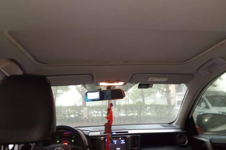 Used Toyota RAV4 2016 2.0L CVT Two-Wheel Drive Fashion Edition China V Standard Headliner