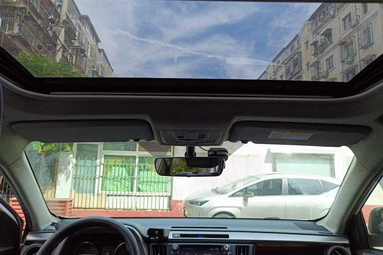 Used Toyota RAV4 2016 2.0L CVT Two-Wheel Drive Smart Edition China V Standard Headliner