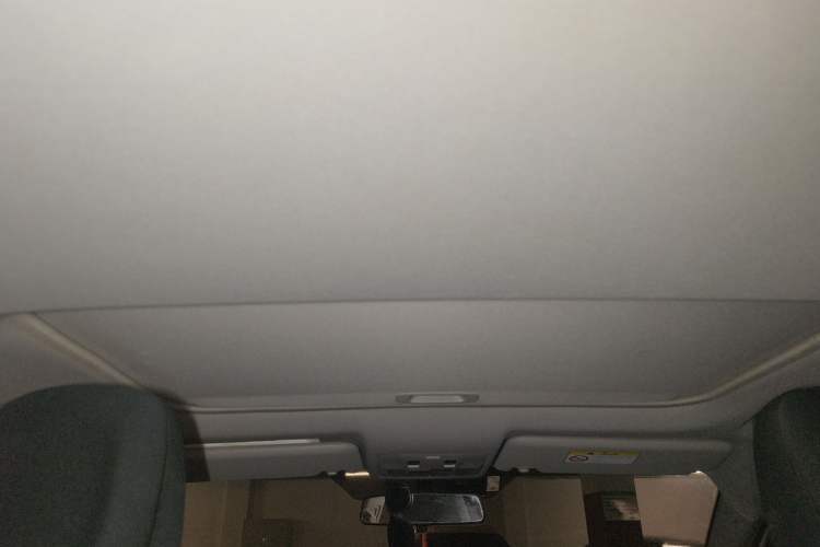 Used Toyota RAV4 2016 2.0L CVT Two-Wheel Drive Fashion Edition China V Standard Headliner