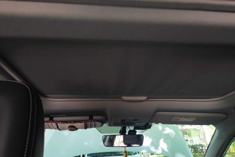 Used Toyota RAV4 2016 2.5L Automatic 4x4 Elite Edition Headliner