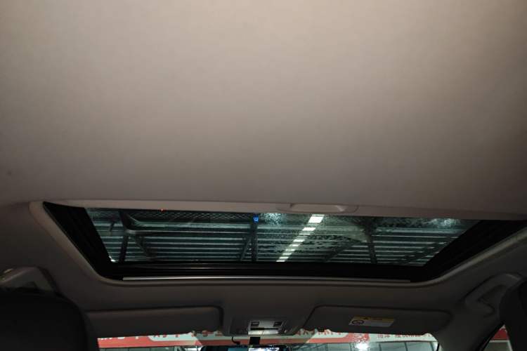 Used Toyota RAV4 2016 2.0L CVT Two-Wheel Drive Fashion Edition China V Standard Headliner