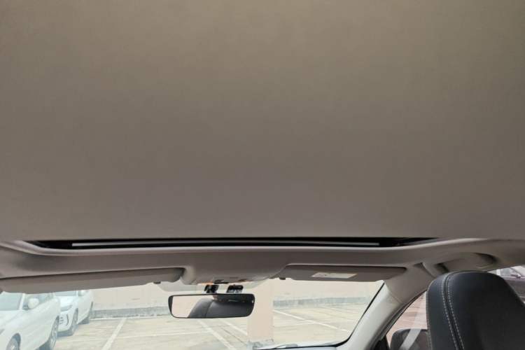 Used Toyota RAV4 2016 2.0L CVT Two-Wheel Drive Smart Edition China V Standard Headliner