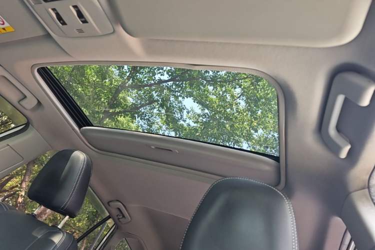 Used Toyota RAV4 2016 2.0L CVT Two-Wheel Drive Smart Edition China V Standard Headliner