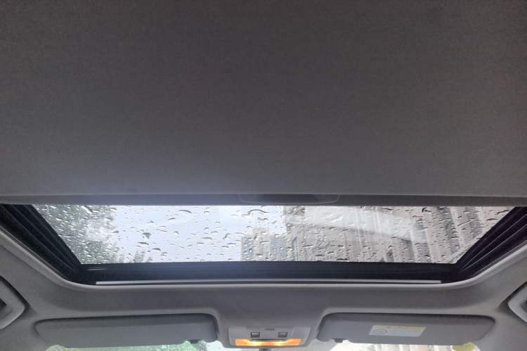 Used Toyota RAV4 2016 2.0L CVT Two-Wheel Drive Comfort Edition China V Standard Headliner