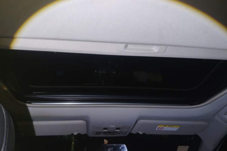 Used Toyota RAV4 2016 2.0L CVT Two-Wheel Drive Fashion Edition China V Standard Headliner