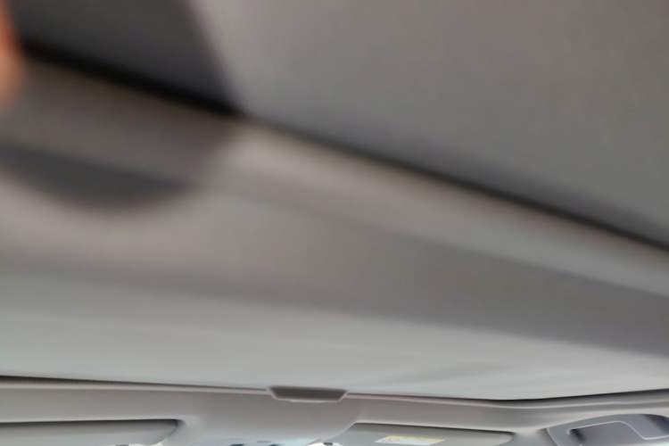 Used Toyota RAV4 2016 2.5L Automatic 4x4 Elite Edition Headliner