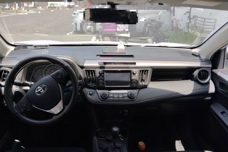Used Toyota RAV4 2016 2.0L CVT Two-Wheel Drive Fashion Edition China V Standard Headliner