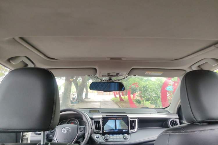 Used Toyota RAV4 2016 2.0L CVT Two-Wheel Drive Fashion Edition China V Standard Headliner