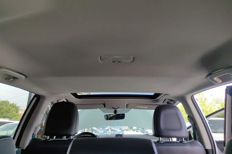 Used Toyota RAV4 2016 2.0L CVT Two-Wheel Drive Smart Edition China V Standard Headliner