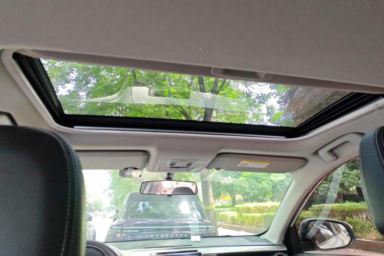 Used Toyota RAV4 2016 2.0L CVT Two-Wheel Drive Fashion Edition China V Standard Headliner
