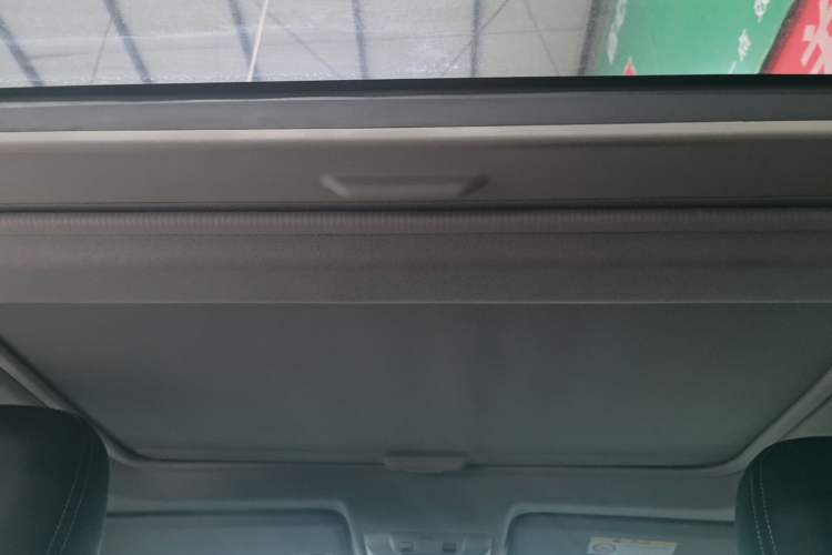 Used Toyota RAV4 2016 2.5L Automatic 4x4 Elite Edition Headliner