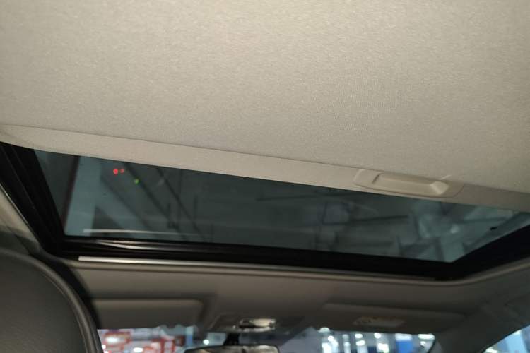 Used Toyota RAV4 2016 2.0L CVT Two-Wheel Drive Fashion Edition China V Standard Headliner