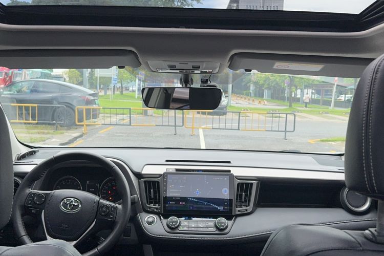Used Toyota RAV4 2016 2.5L Automatic 4x4 Elite Edition Headliner